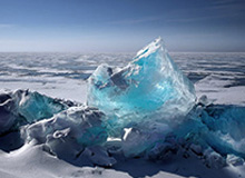 开云体育网页-嘴部遭队友误伤缝八针！莱昂纳德意外离场吓坏乔治